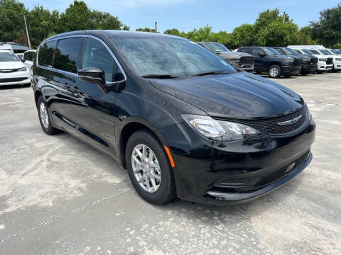 2027 Chrysler Pacifica LX