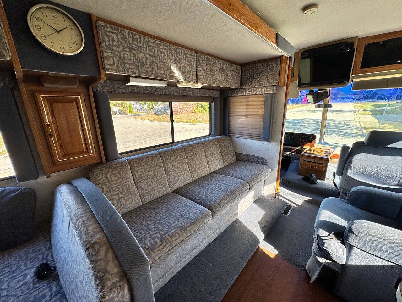 1996 Winnebago Adventurer for sale at Saccucci's Of Schaumburg in Schaumburg, IL