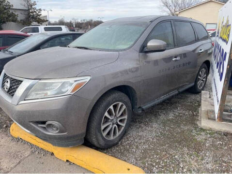 2013 Nissan Pathfinder for sale at Sunshine Motors in Bartlesville OK