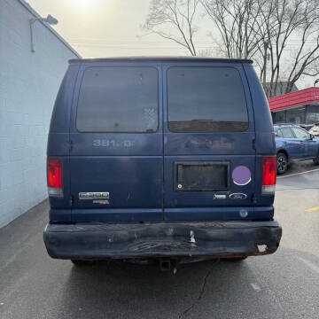 2011 Ford E-Series E-350 SD