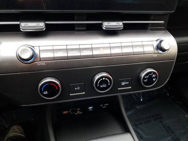 2025 Hyundai Kona SE