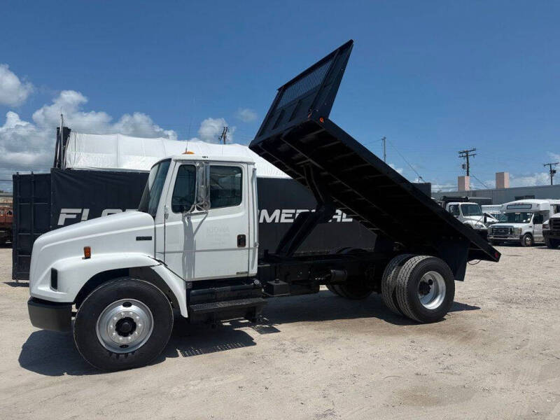 2002 Freightliner FL70