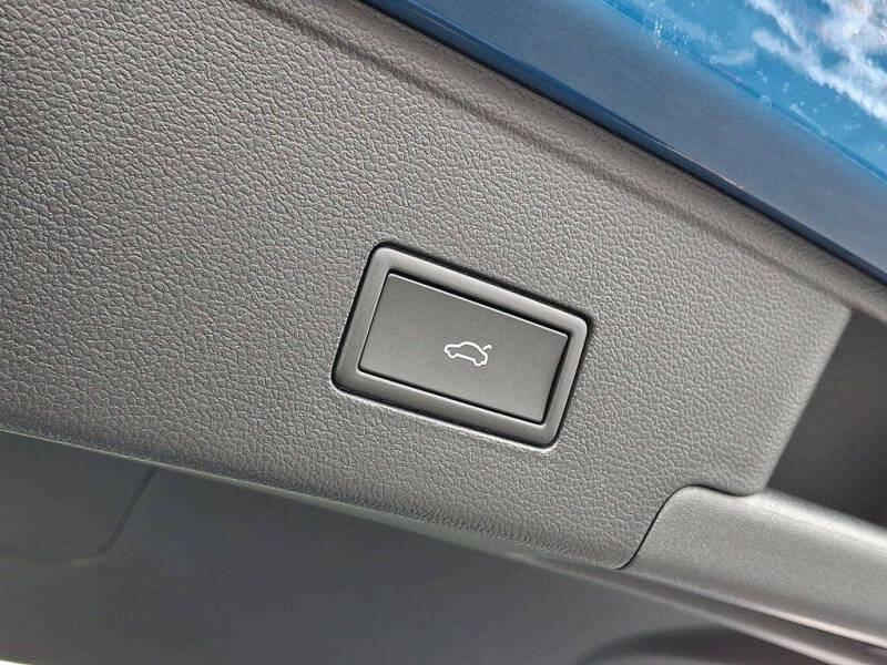 2026 Volkswagen Atlas Cross Sport SEL R-Line Black 4Motion