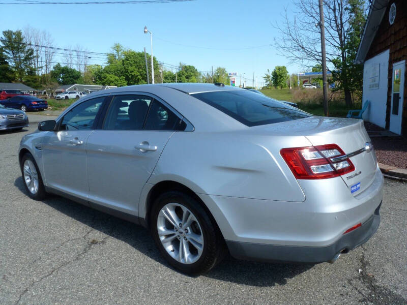 2017 Ford Taurus SEL