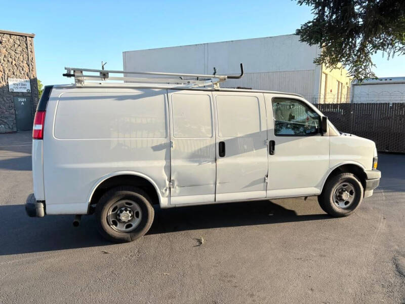 2022 Chevrolet Express 2500
