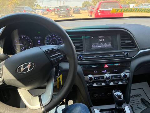 2020 Hyundai Elantra SE