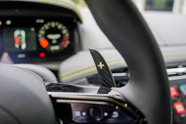 2025 Aston Martin DB12 V8