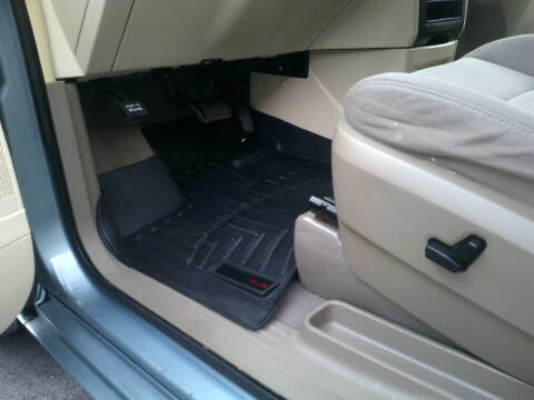 2009 Volkswagen Routan SE