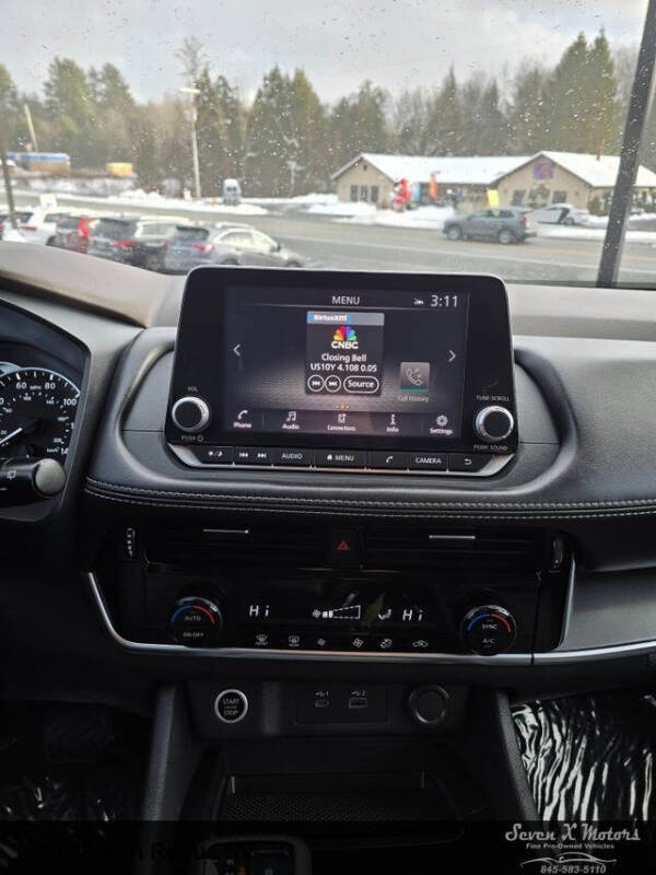 2021 Nissan Rogue SV