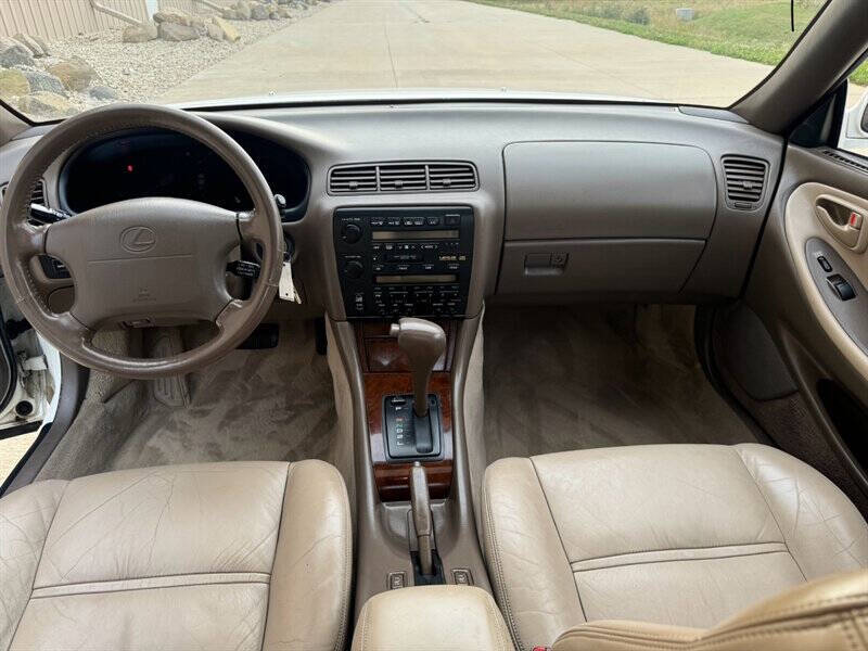 1995 Lexus ES null photo 23