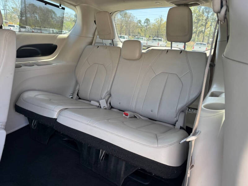 2017 Chrysler Pacifica Touring-L