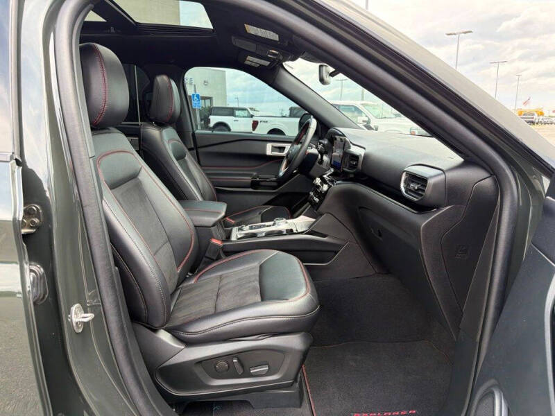 2023 Ford Explorer ST-Line
