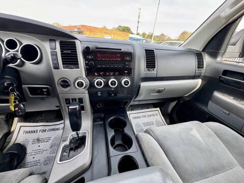 2013 Toyota Sequoia SR5