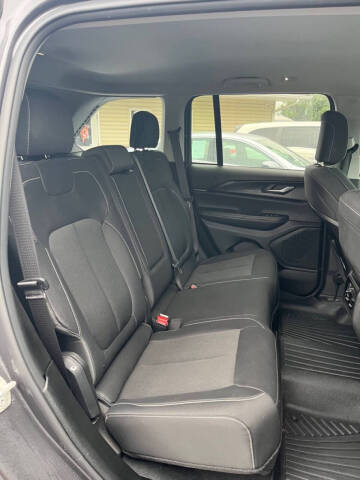 2023 Jeep Grand Cherokee Laredo