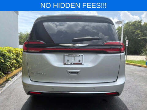 2024 Chrysler Pacifica Touring L