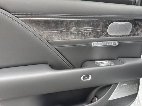 2025 Genesis G90 3.5T e-Supercharger