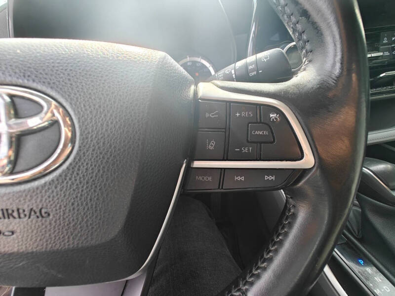 2023 Toyota Highlander LE