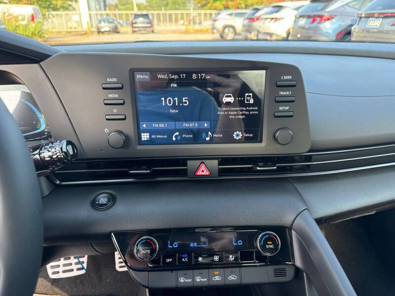 2025 Hyundai Elantra SEL Sport