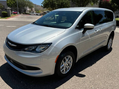 2023 Chrysler Voyager LX