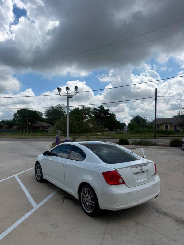 2005 Scion tC