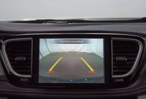 2024 Chrysler Pacifica Plug-In Hybrid Select