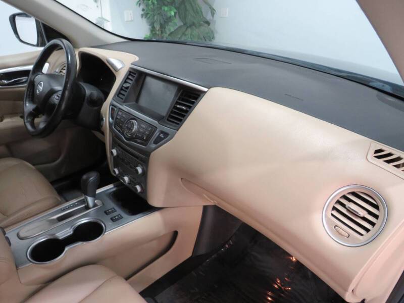 2018 Nissan Pathfinder SL