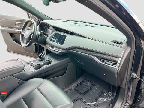 2023 Cadillac XT4 Sport