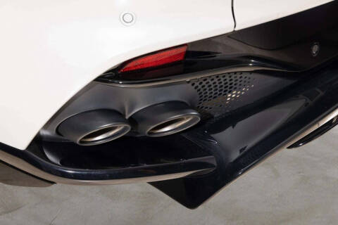 2025 Aston Martin DBX 707