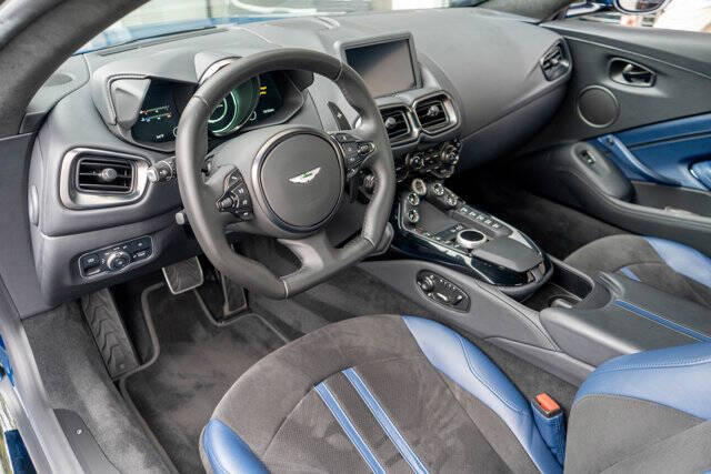 2022 Aston Martin Vantage