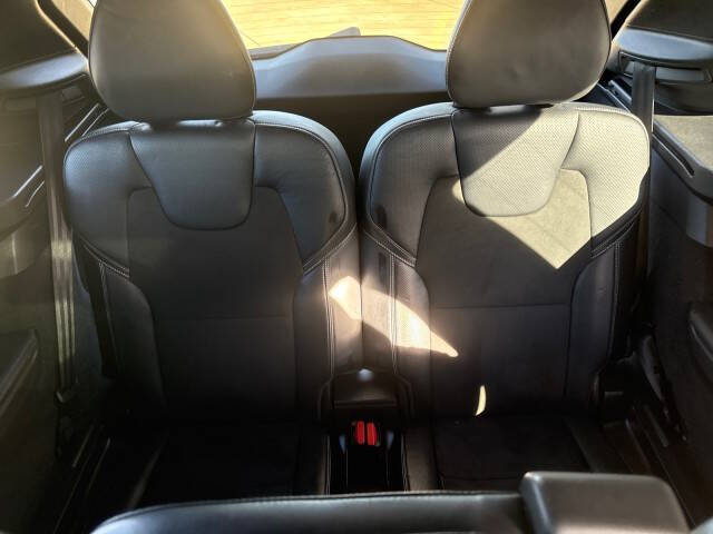 2019 Volvo XC90 T6 R-Design