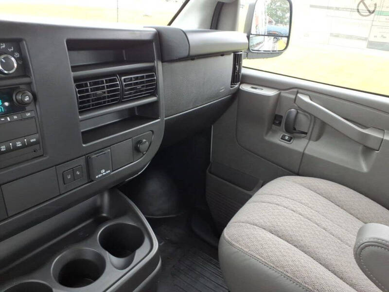 2026 GMC Savana 2500