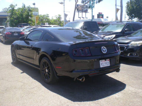 2014 Ford Mustang V6