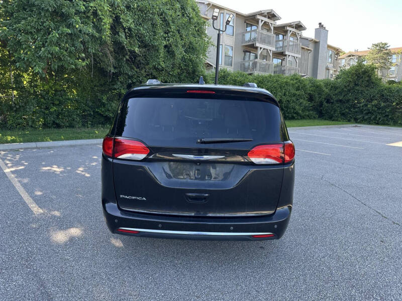 2018 Chrysler Pacifica Touring L Plus