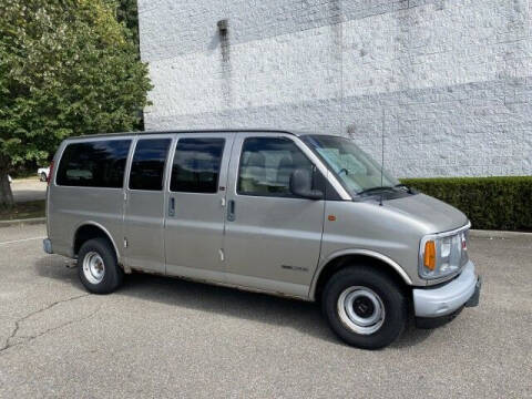 2002 GMC Savana for sale at Select Auto in Smithtown NY