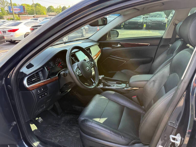 2017 Kia Cadenza Premium