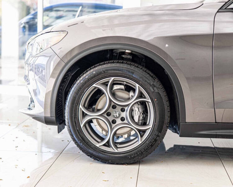 2025 Alfa Romeo Stelvio