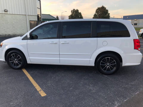 2017 Dodge Grand Caravan for sale at Ryan Motors in Frankfort IL