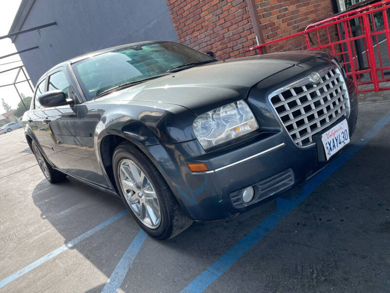 2007 Chrysler 300 for sale at EV MOTORS in Pico Rivera CA