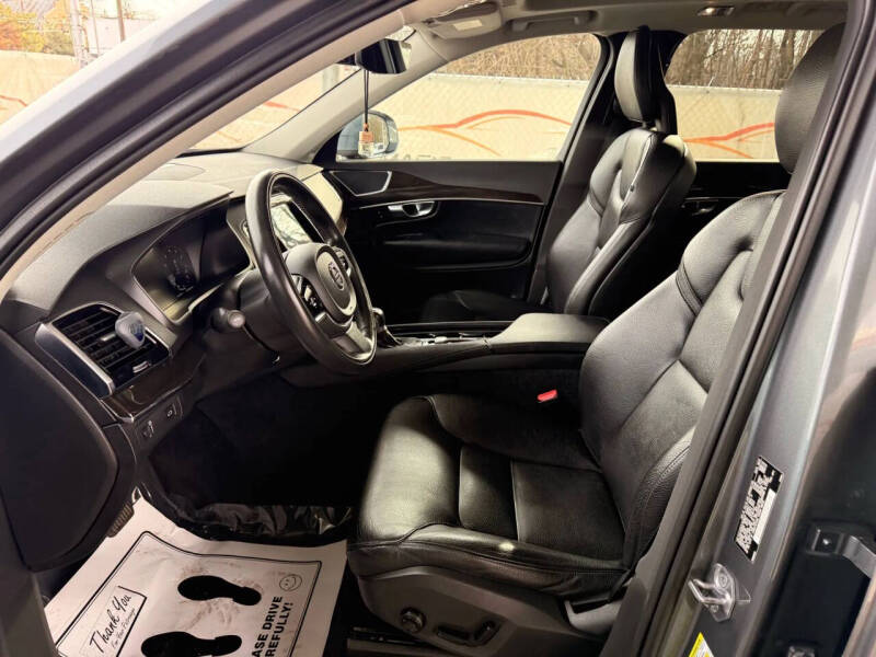 2018 Volvo XC90 T6 Momentum