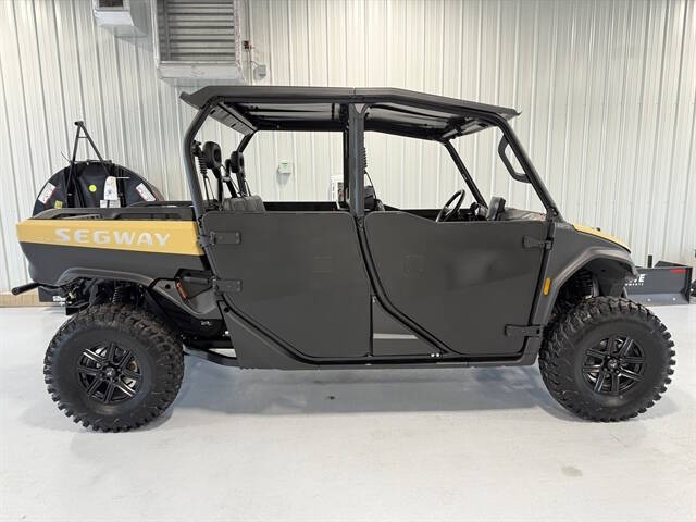 2025 Segway UT10 CREW