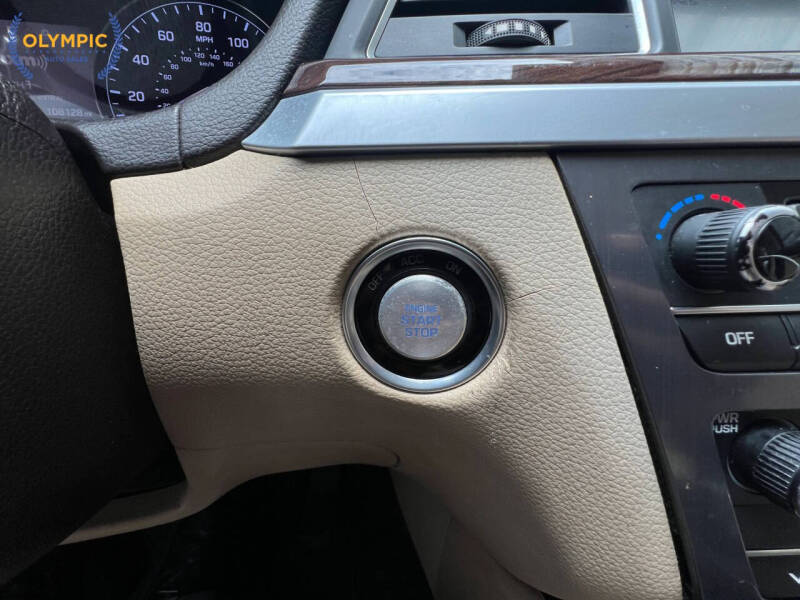 2015 Hyundai Genesis