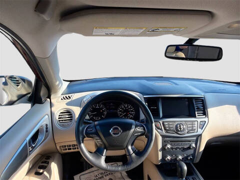 2020 Nissan Pathfinder SL