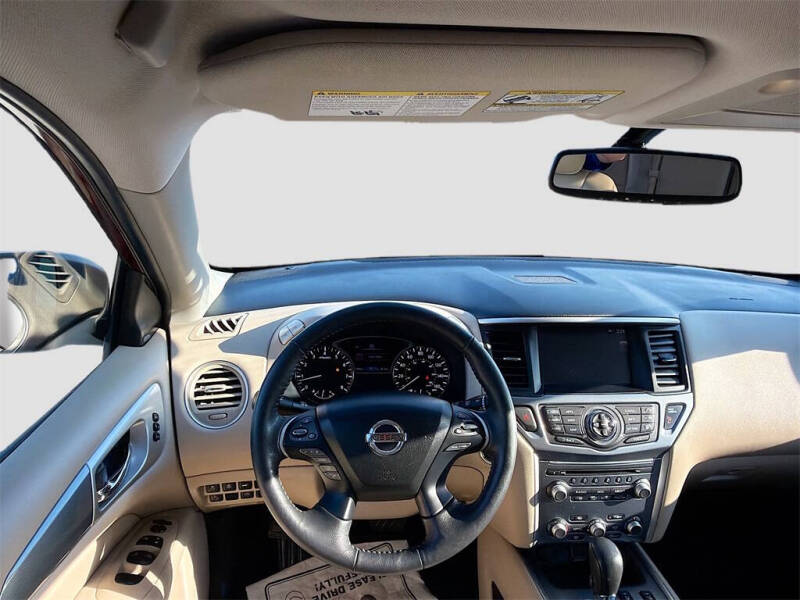 2020 Nissan Pathfinder SL