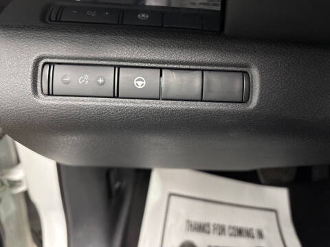 2023 Nissan Pathfinder SV