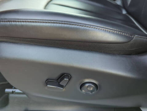 2023 Chrysler Pacifica Plug-In Hybrid Touring L