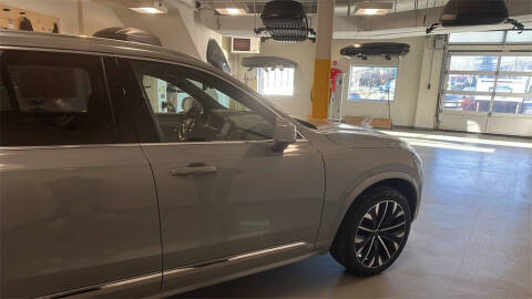 2025 Volvo XC90 B6 Plus Bright Theme 7P