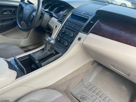 2011 Ford Taurus SEL