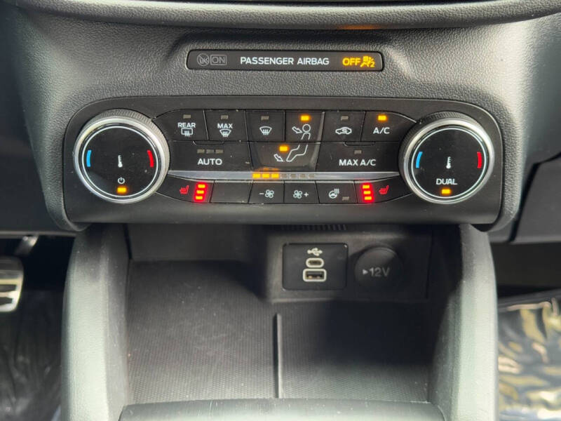 2024 Ford Escape Hybrid ST-Line Select