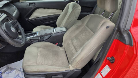2012 Ford Mustang V6