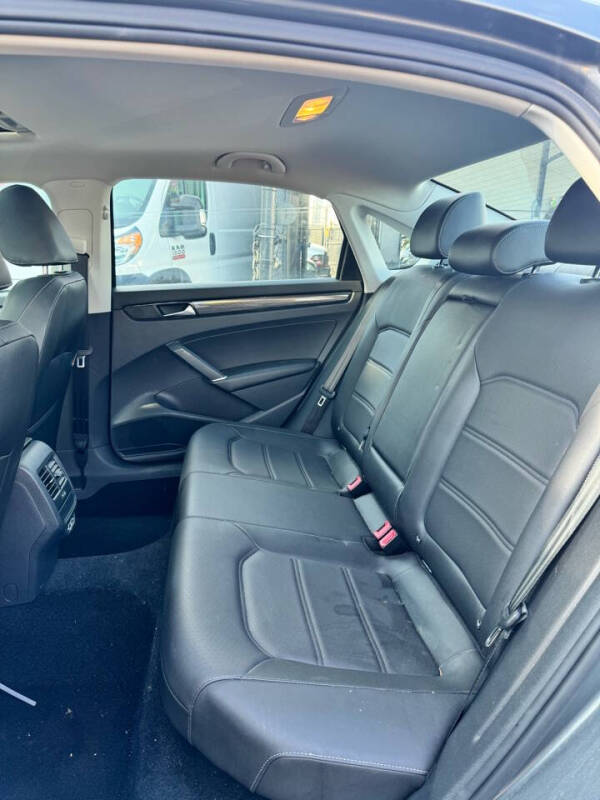 2020 Volkswagen Passat R-Line